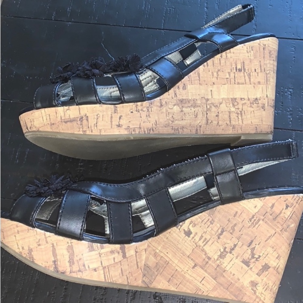 Excellent Preowned Condition Apostrophe Cork Wedge Shoes Size 8.5. Very cute
